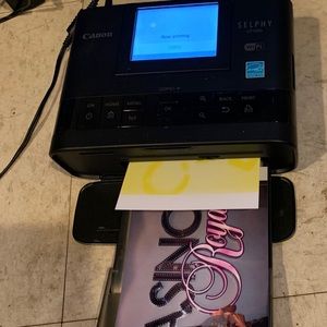 Canon Selphy Printer w/free photo paper & ink!cute